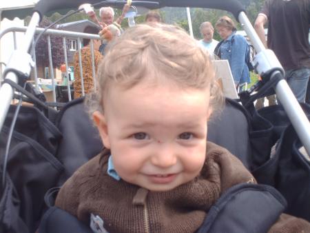MON NEVEU LUCAS!!! BONNE BOUILLE TROP CHOU!!!!!!