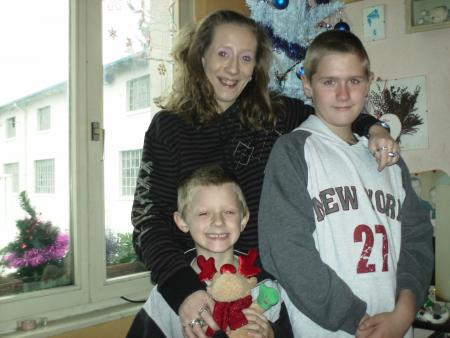 MOI ET LES PETITS LOL!!!!! le grand aura que 12 ans mdr et j'ai 1.75 lol!